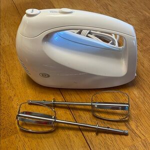 White Hand Mixer with Chrome Beaters